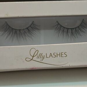 Lilly Lashes Dramatic Black Eyelashes